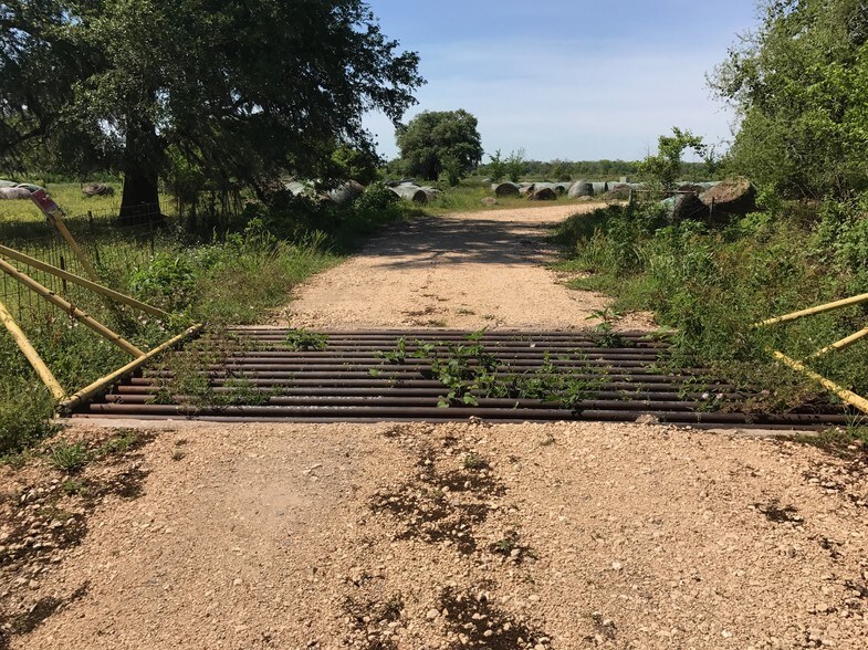 More Photos Of 0 Hwy 35, Angleton Land For Lease