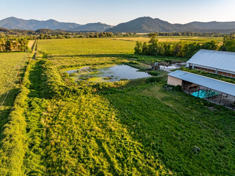 More Photos Of 6531 Lower River Rd, Grants Pass Specialty For Sale