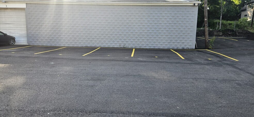 More Photos Of 400 Railroad St, Pittsburgh Warehouse For Lease