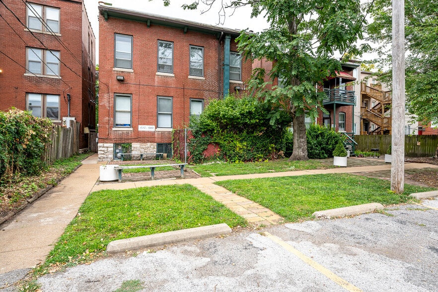 More Photos Of 4374-4382 W Pine Blvd, Saint Louis Office For Sale