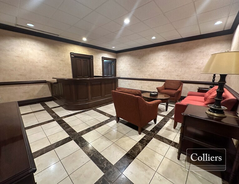 More Photos Of 1812 Lincoln St, Columbia Office For Lease