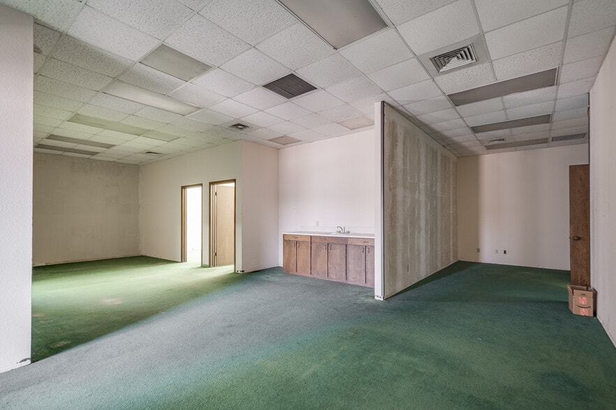 More Photos Of 22475 Community Dr, New Caney Medical For Sale