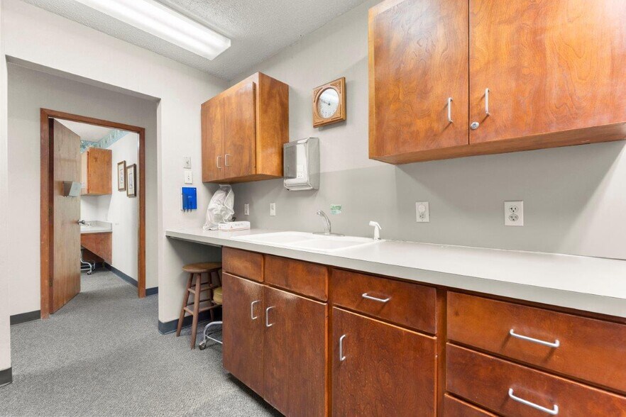 More Photos Of 4150 Nelson Rd, Lake Charles Healthcare For Lease