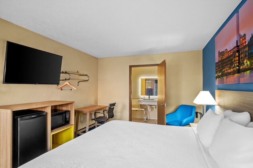 More Photos Of 1630 Richmond St, Mount Vernon Hotel For Sale