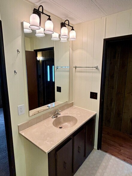 More Photos Of 521 S Emmett St, Virden Manufactured Housing Mobile Home Park For Sale