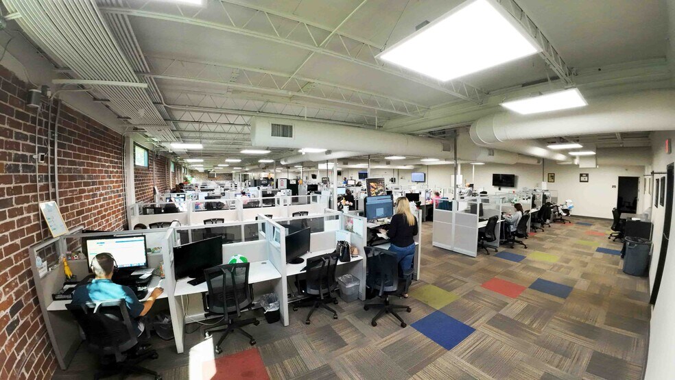 More Photos Of 7490 N 36th St, Pinellas Park Loft Creative Space For Lease