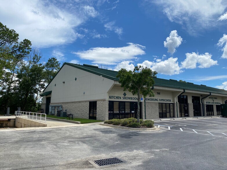 More Photos Of 8110 Cypress Plaza Dr, Jacksonville Light Distribution For Lease