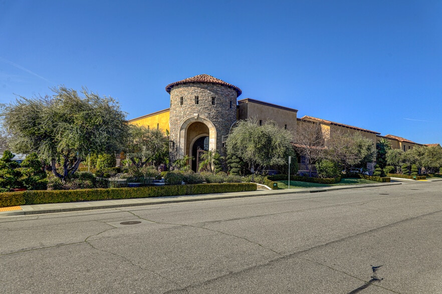 Primary Photo Of 19227 Flightpath Way, Bakersfield Industrial For Lease