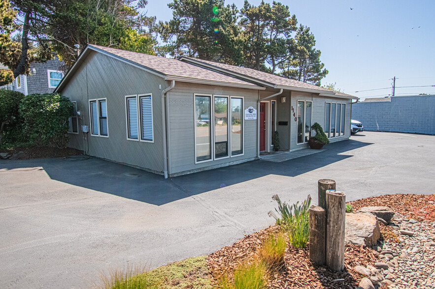 Primary Photo Of 1140 NE Highway 101, Lincoln City Office For Sale