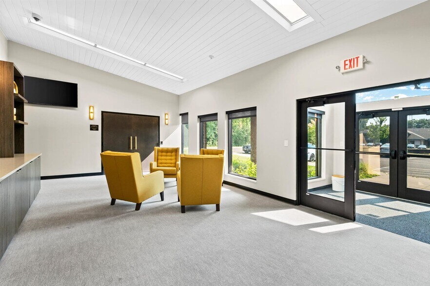More Photos Of 2056 Woodlane Dr, Woodbury Medical For Sale