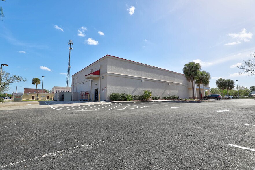 More Photos Of 24 S Brevard Ave, Arcadia Drugstore For Sale