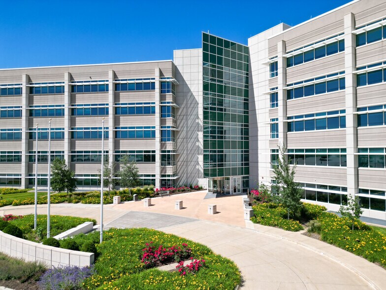 More Photos Of 7001 Westown Pky, West Des Moines Office For Lease