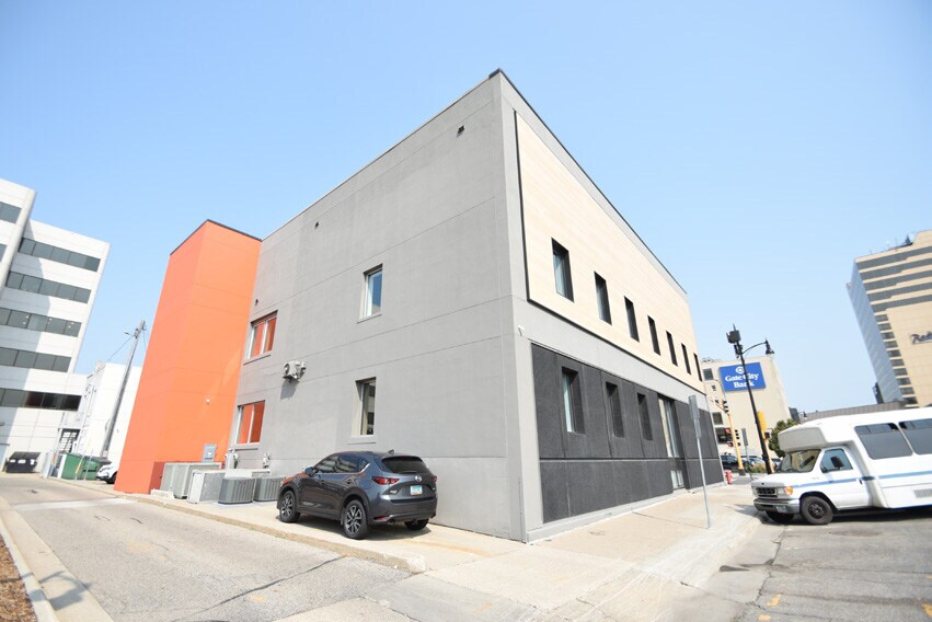 More Photos Of 502 N First Ave, Fargo Office For Lease
