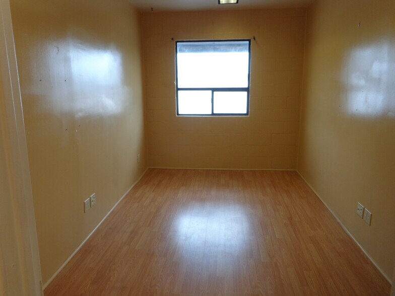 More Photos Of 3536 Foothill Blvd, La Crescenta Freestanding For Lease