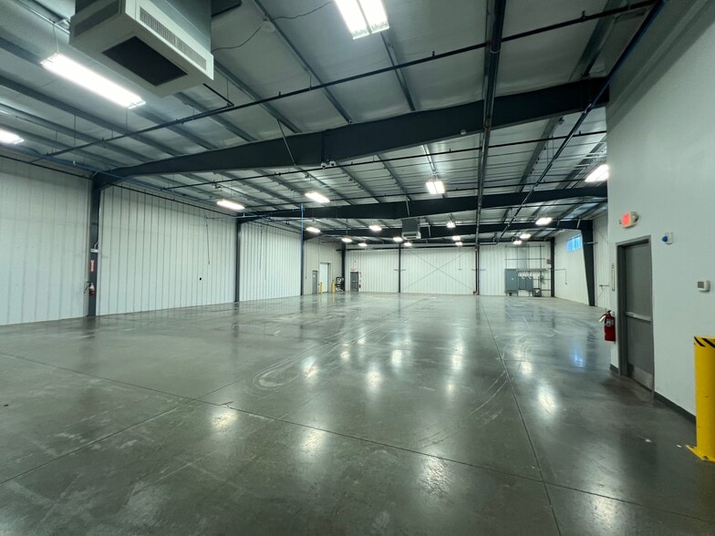 More Photos Of 2980 E Coliseum Blvd, Fort Wayne Industrial For Lease
