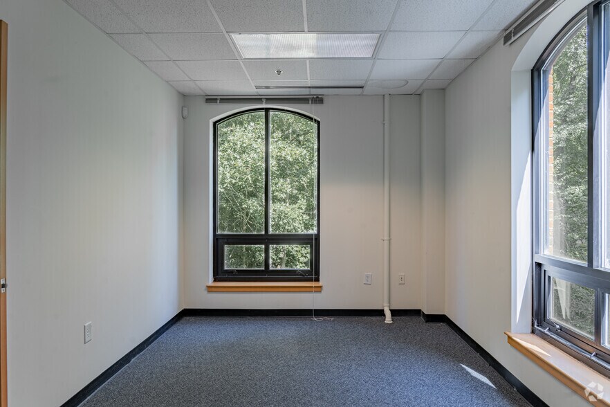 More Photos Of 610 Jones Ferry Rd, Carrboro Medical For Sale