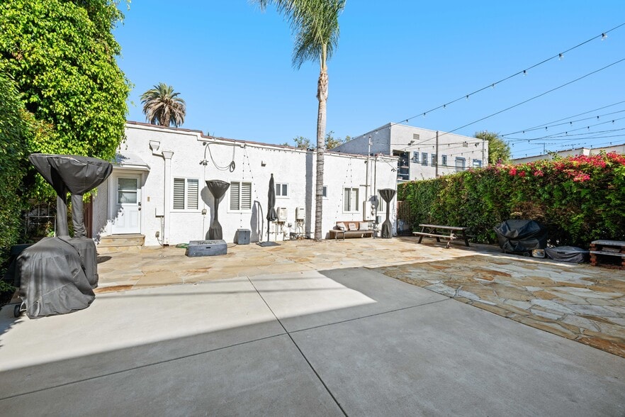 More Photos Of 803 S Sycamore Ave, Los Angeles Multifamily For Sale