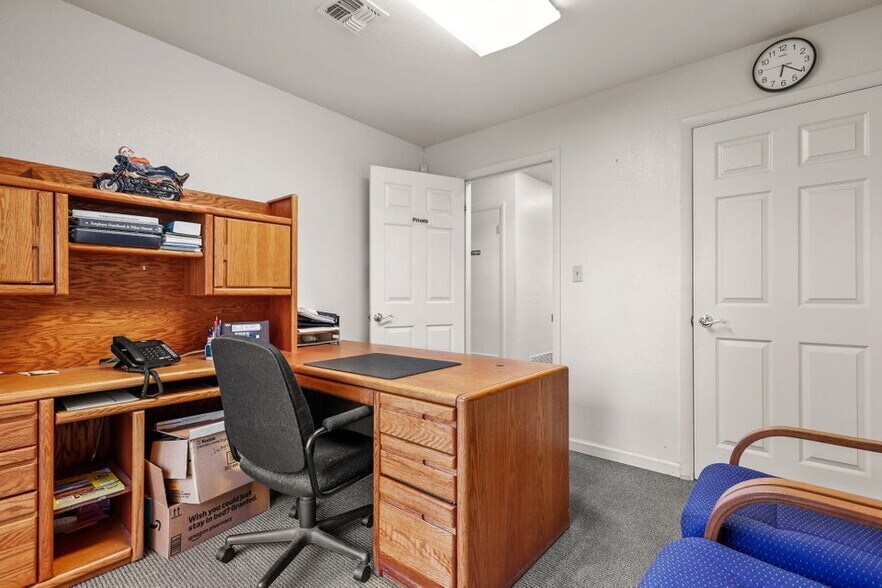 More Photos Of 2081 Victor Ave, Redding Office For Sale