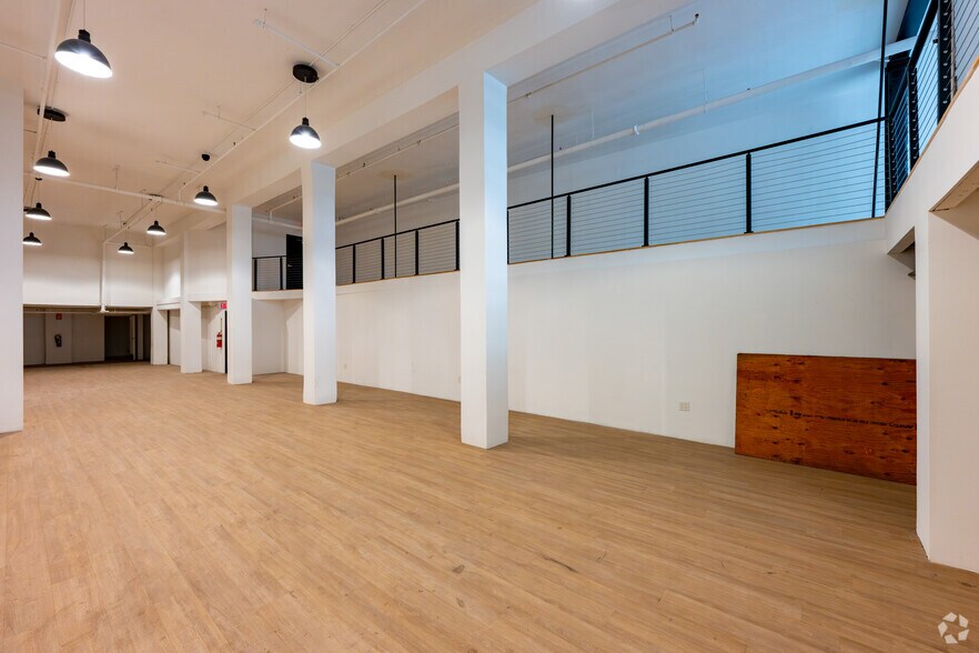 More Photos Of 734 S Main St, Los Angeles Loft Creative Space For Lease