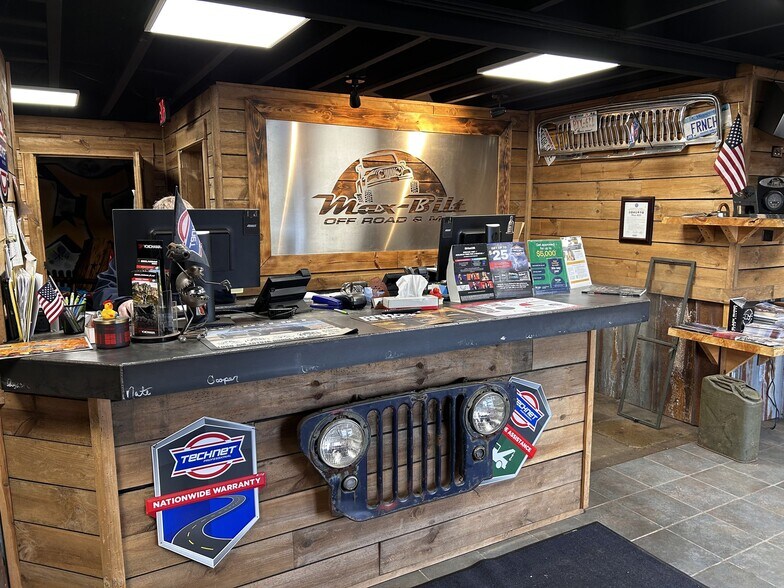 More Photos Of 6123 Sandstone Rd, Eau Claire Auto Dealership For Sale