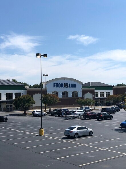 More Photos Of 926 NE Main St, Simpsonville Unknown For Lease