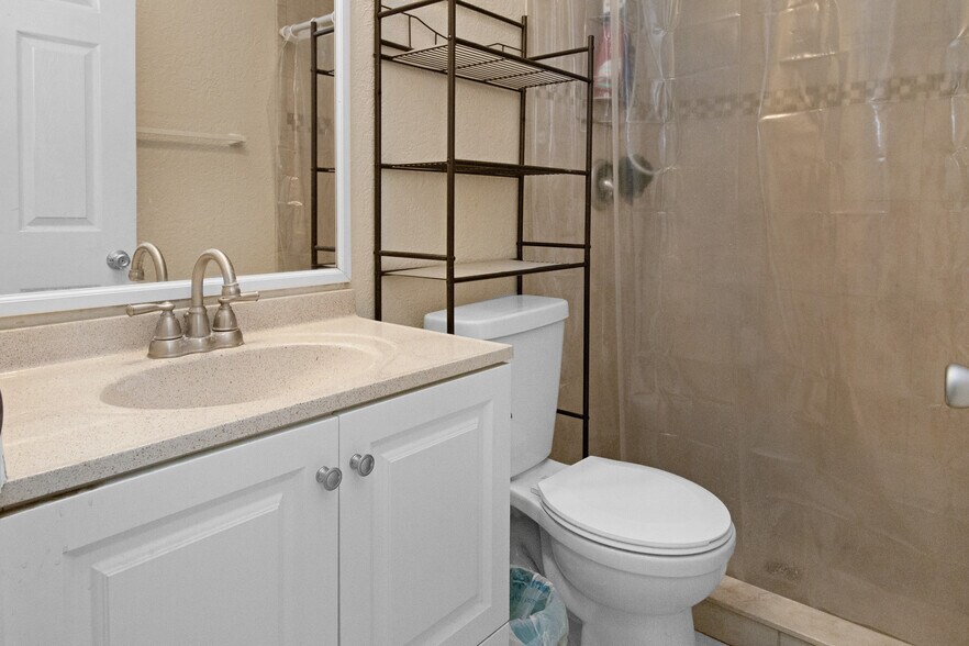 More Photos Of 3570 N Old Dixie Hwy, Delray Beach Apartments For Sale