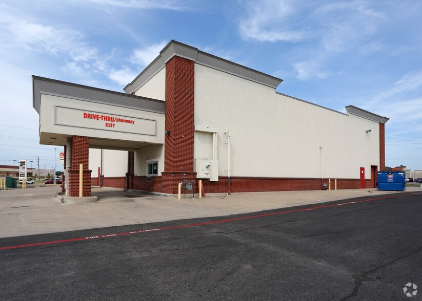 More Photos Of 6431 McCart Ave, Fort Worth Drugstore For Lease