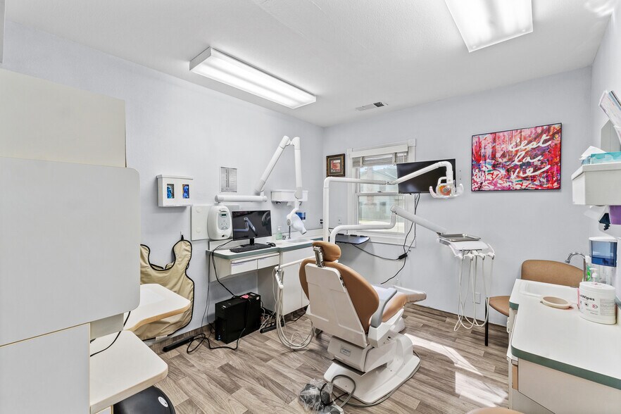 More Photos Of 235 W Noble Ave, Visalia Medical For Sale