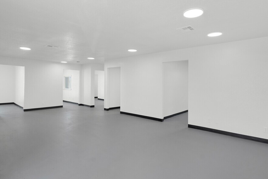 More Photos Of 7030 W Wilshire Blvd, Oklahoma City Storefront Retail Office For Sale