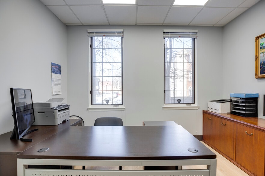 More Photos Of 7008 Little River Tpke, Annandale Medical For Sale