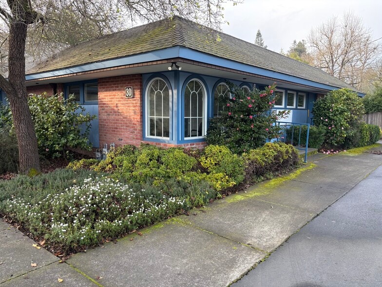 Primary Photo Of 30-36 Doctors Park Dr, Santa Rosa Medical For Lease