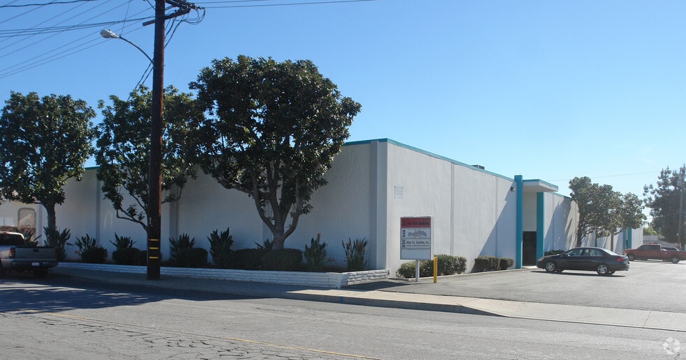 More Photos Of 802-864 E Edna Pl, Covina Warehouse For Lease