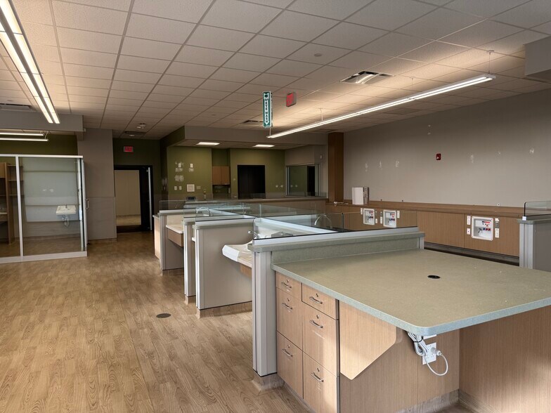 More Photos Of 2521 Walden Ave, Cheektowaga Storefront Retail Office For Lease