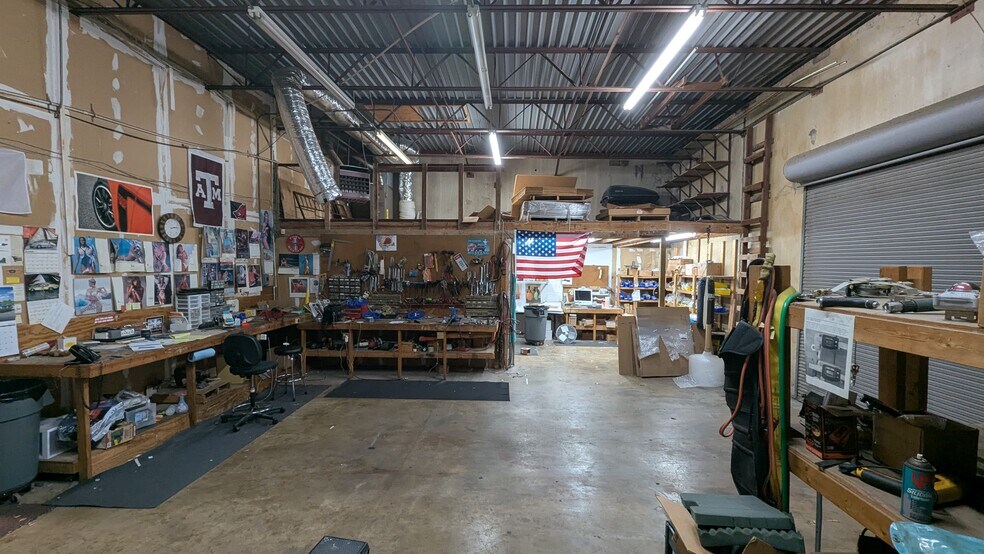 More Photos Of 13650 T I Blvd, Dallas Showroom For Lease