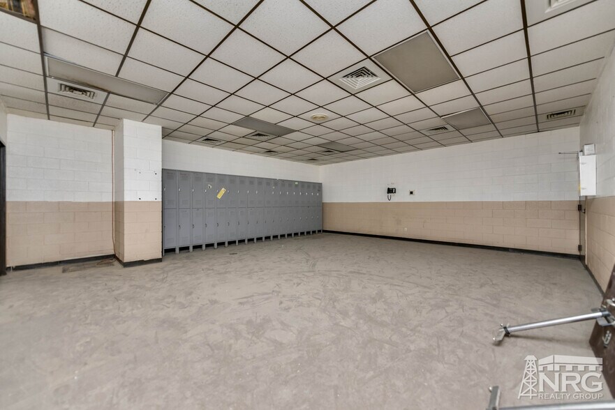 More Photos Of 701 W Murphy St, Odessa Manufacturing For Sale