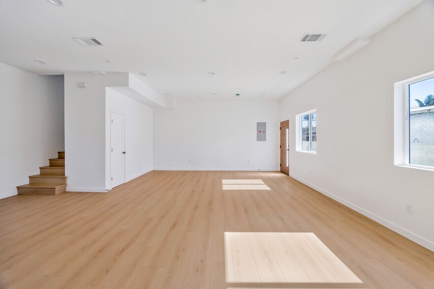 More Photos Of 10905 Dalerose Ave, Inglewood Multifamily For Sale