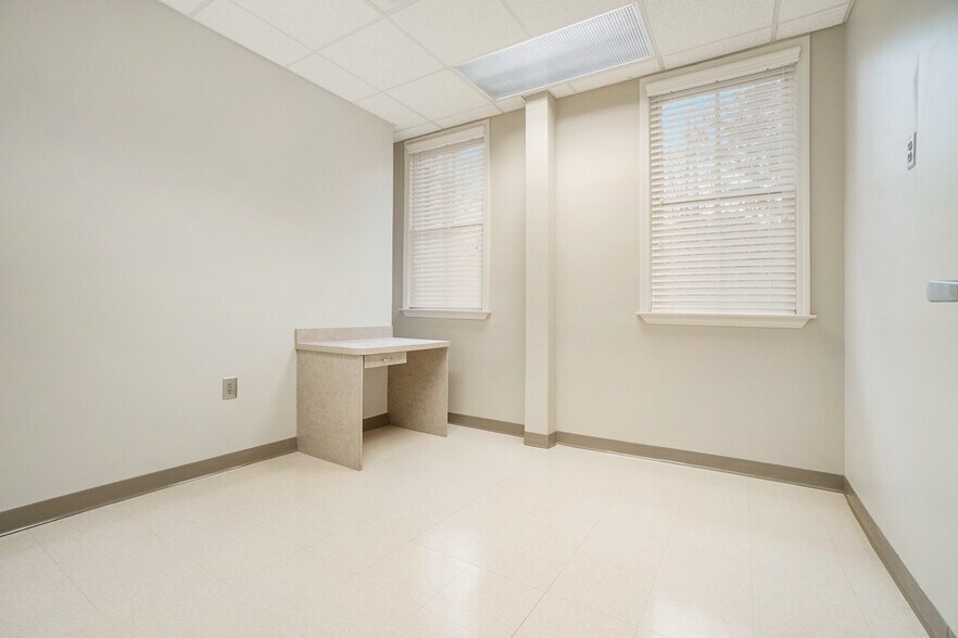 More Photos Of 11600 Atlantis Pl, Alpharetta Medical For Sale