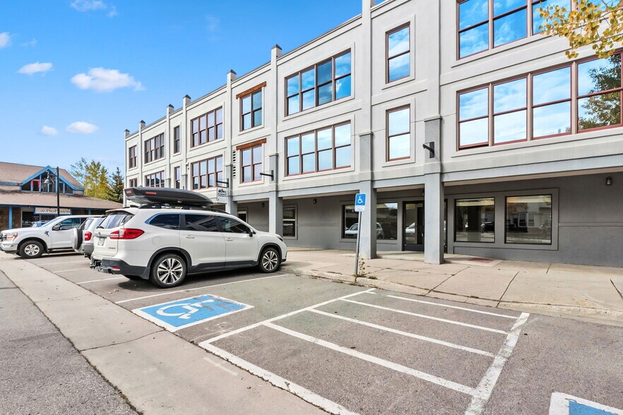 More Photos Of 114 Village Pl, Dillon Office For Sale