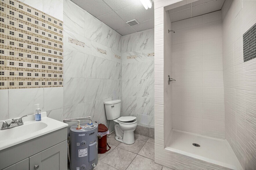 More Photos Of 2926 NE Jacksonville Rd, Ocala Freestanding For Sale