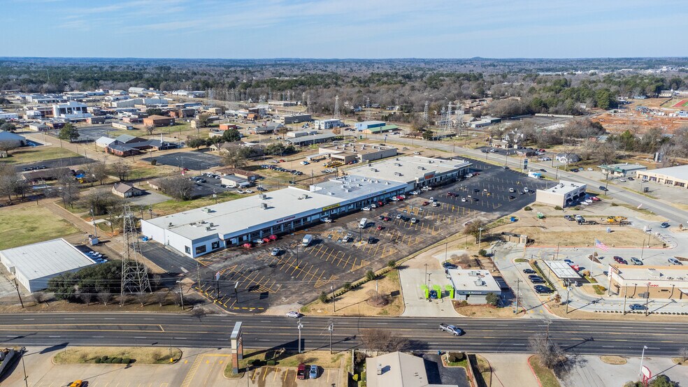 More Photos Of 98-110 Midtown Dr, Kilgore Unknown For Lease