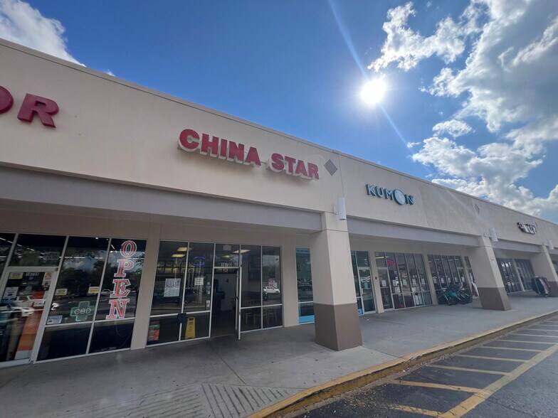 More Photos Of 16719 Fishhawk Blvd, Lithia General Retail For Lease