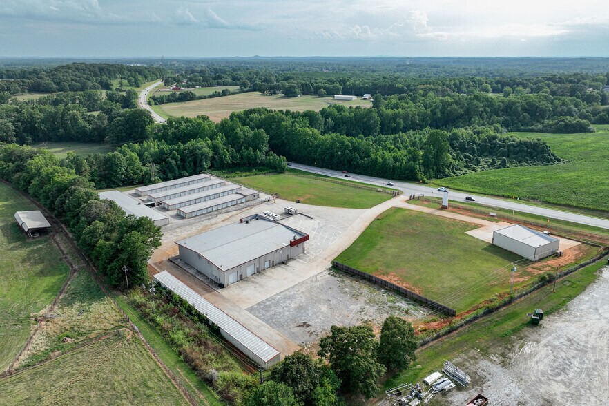 More Photos Of 6724 Cleveland Hwy, Clermont Warehouse For Lease