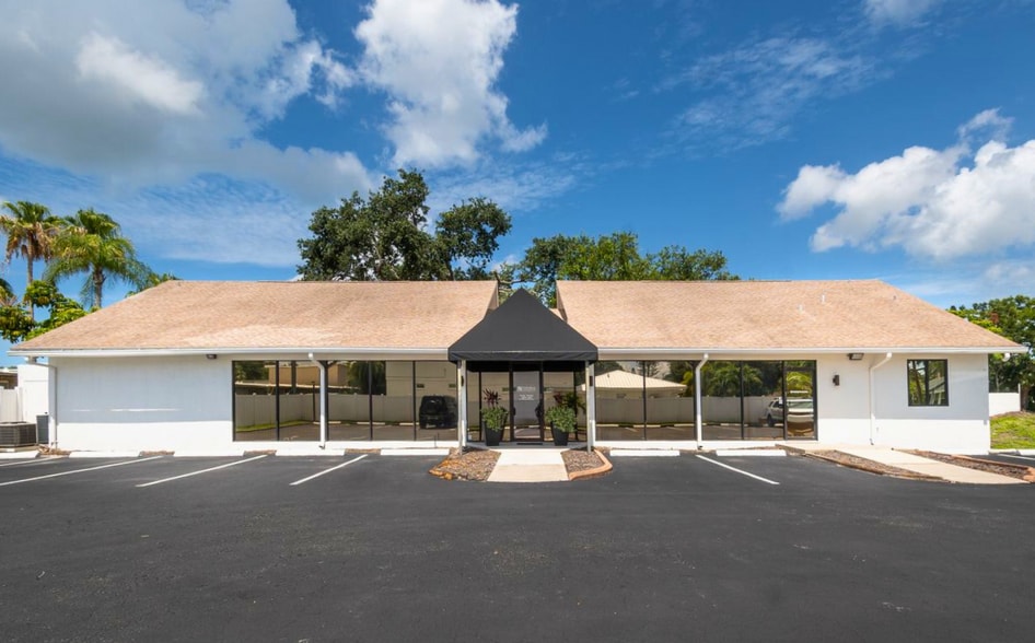 Primary Photo Of 2501 S Tamiami Trl, Sarasota Office For Lease