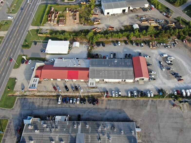 More Photos Of 525 Highway 46 S, Dickson General Retail For Sale