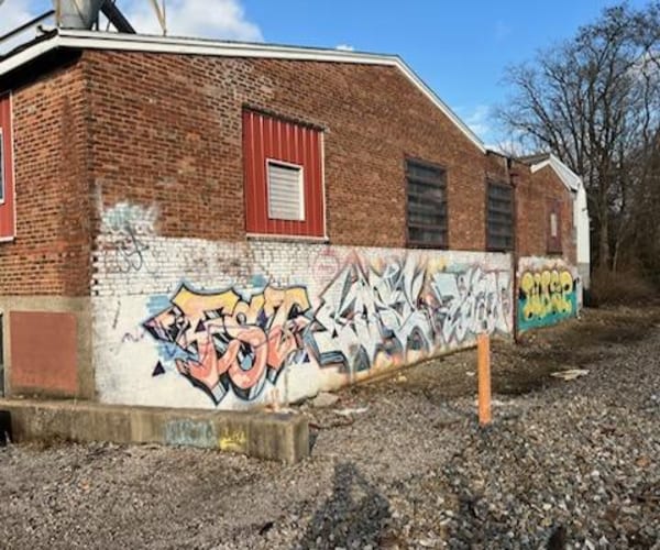 More Photos Of 1110 Dewey St, New Albany Flex For Sale