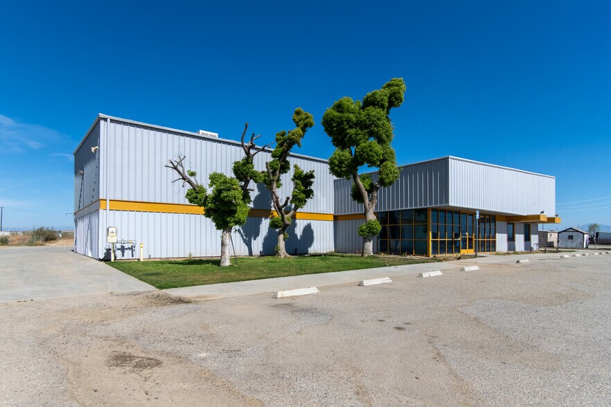 More Photos Of 4608 Saco Rd, Bakersfield Industrial For Lease