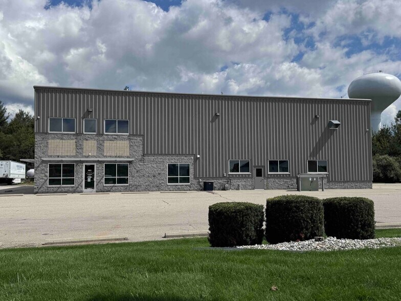 More Photos Of 1923 M 40, Holland Warehouse For Lease