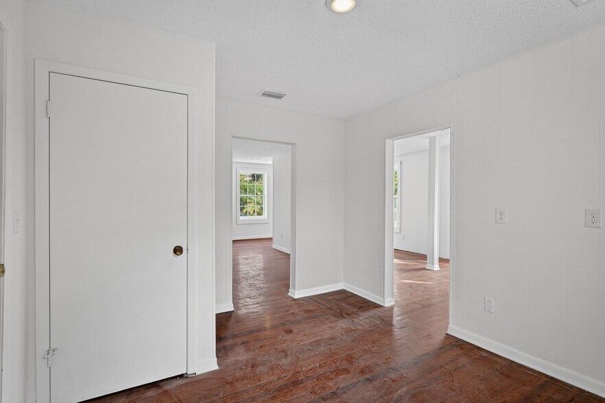 More Photos Of 219 Magnolia Ave, Daytona Beach Storefront Retail Residential For Sale