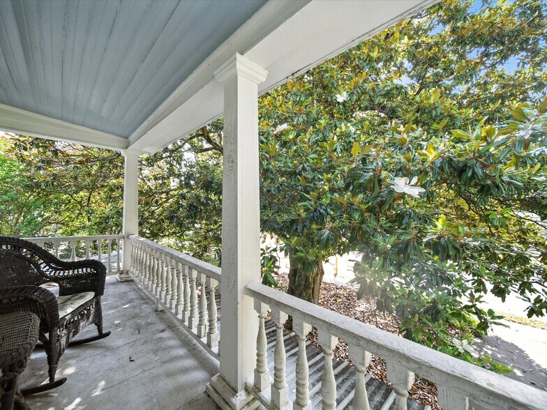 More Photos Of 221 N Main St, Clover Hospitality For Sale