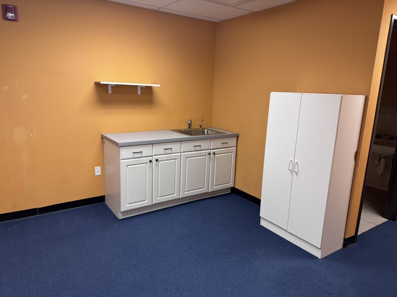 More Photos Of 8141 W I-70 Frontage Rd, Arvada Warehouse For Sale